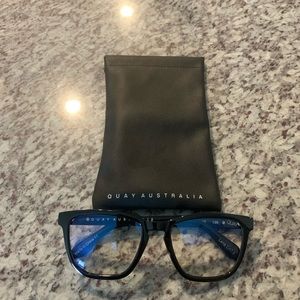 Quay Black Hardwire Bluelight glasses